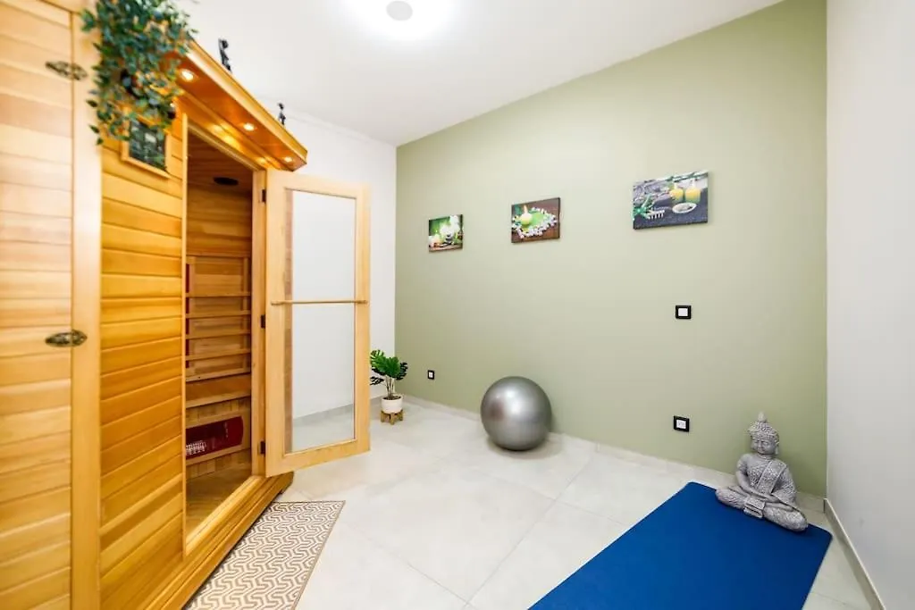 Oasis Urbaine Yourhosthelper Clermont-Ferrand 0*,  France